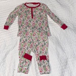 American girl hearts and pines Christmas pajamas size 4